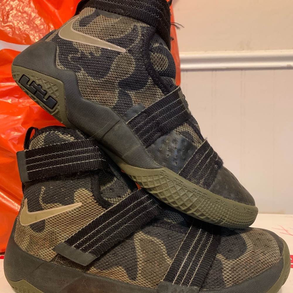 NIKE Lebron Soldier Camo Sneakers